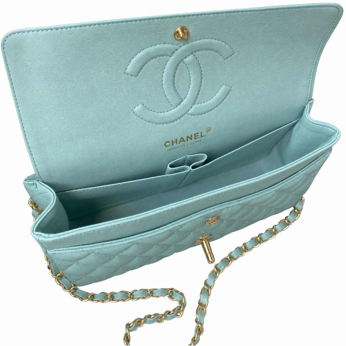 Chanel Classic Quilted Flap Bag | CC Turn-Lock Gold Chain Diamond Quilted — 15.5x25.5cm