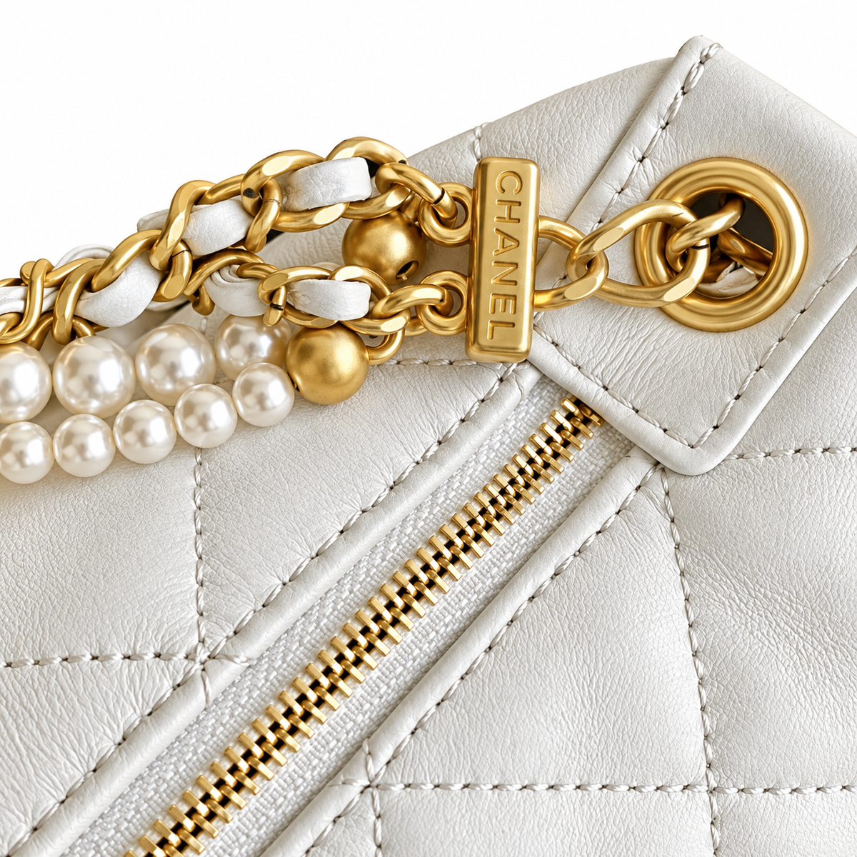 Chanel Quilted Zip Hobo Bag White 13×23.5×7.5cm