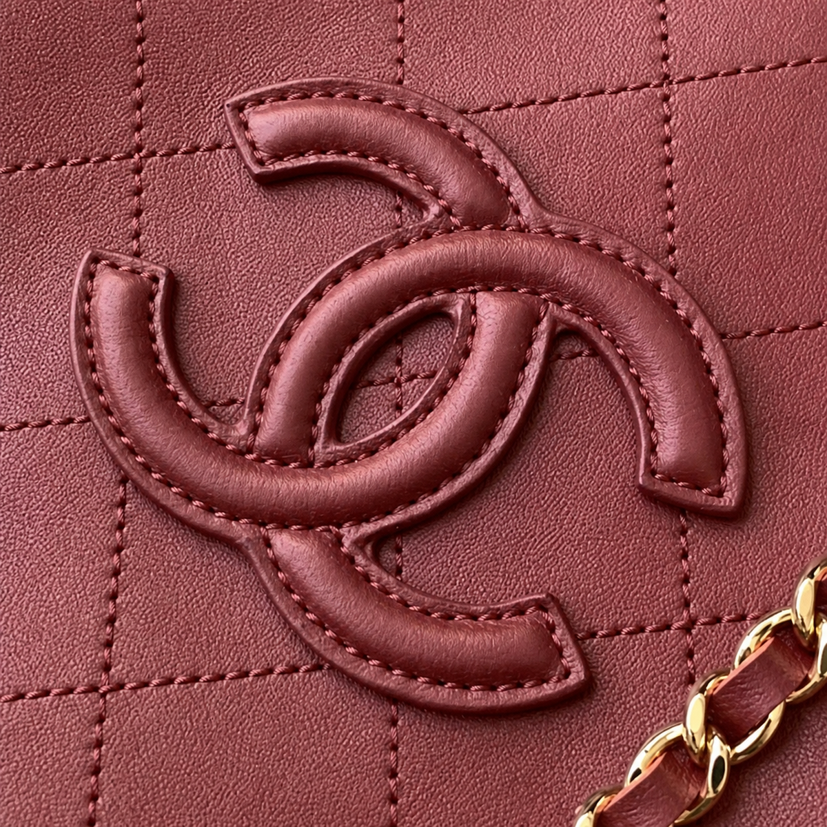 Chanel Small Shopping Tote Deep Burgundy Quilted Caviar Leather | Embossed CC Logo — 21cm