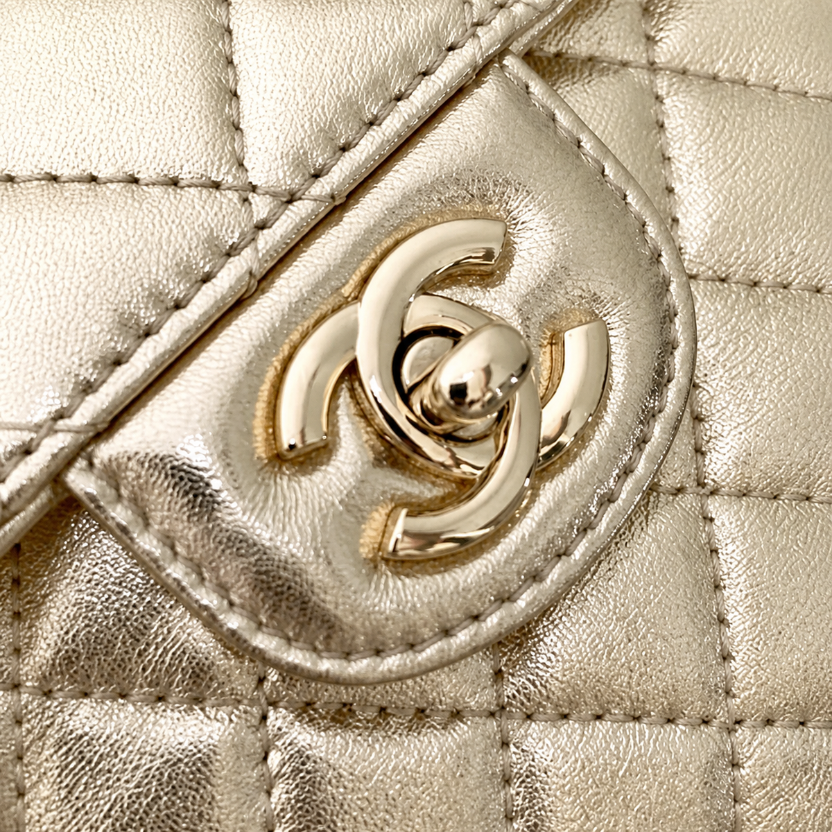 Chanel Heart Bag Gold Metallic Quilted Lambskin | Gold CC Turn-Lock — 18cm