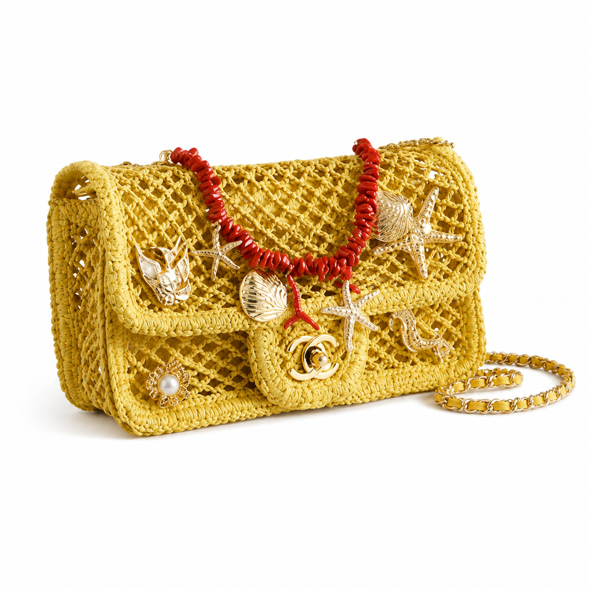 Chanel Classic Quilted Compact Horizontal Flap Bag | CC Hardware & Gold Chain — 21cm
