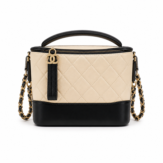 Chanel Classic Quilted Flap Bag | CC Turn-Lock Leather Chain Strap — 15x20cm