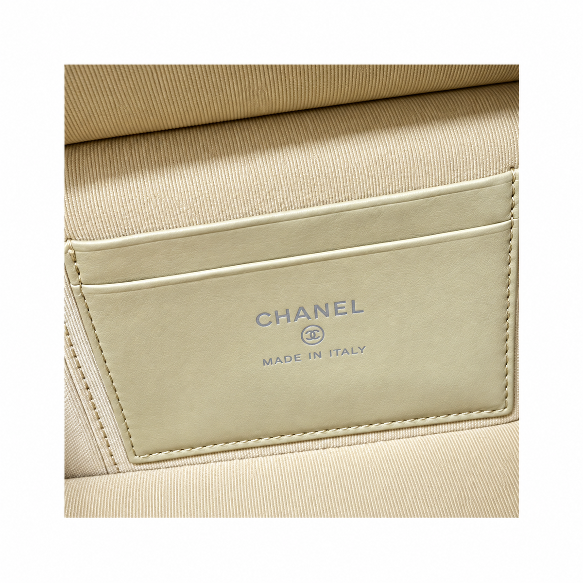Chanel Quilted Gold Metallic Caviar Vanity Case Bag Silver Hardware 19.5cm