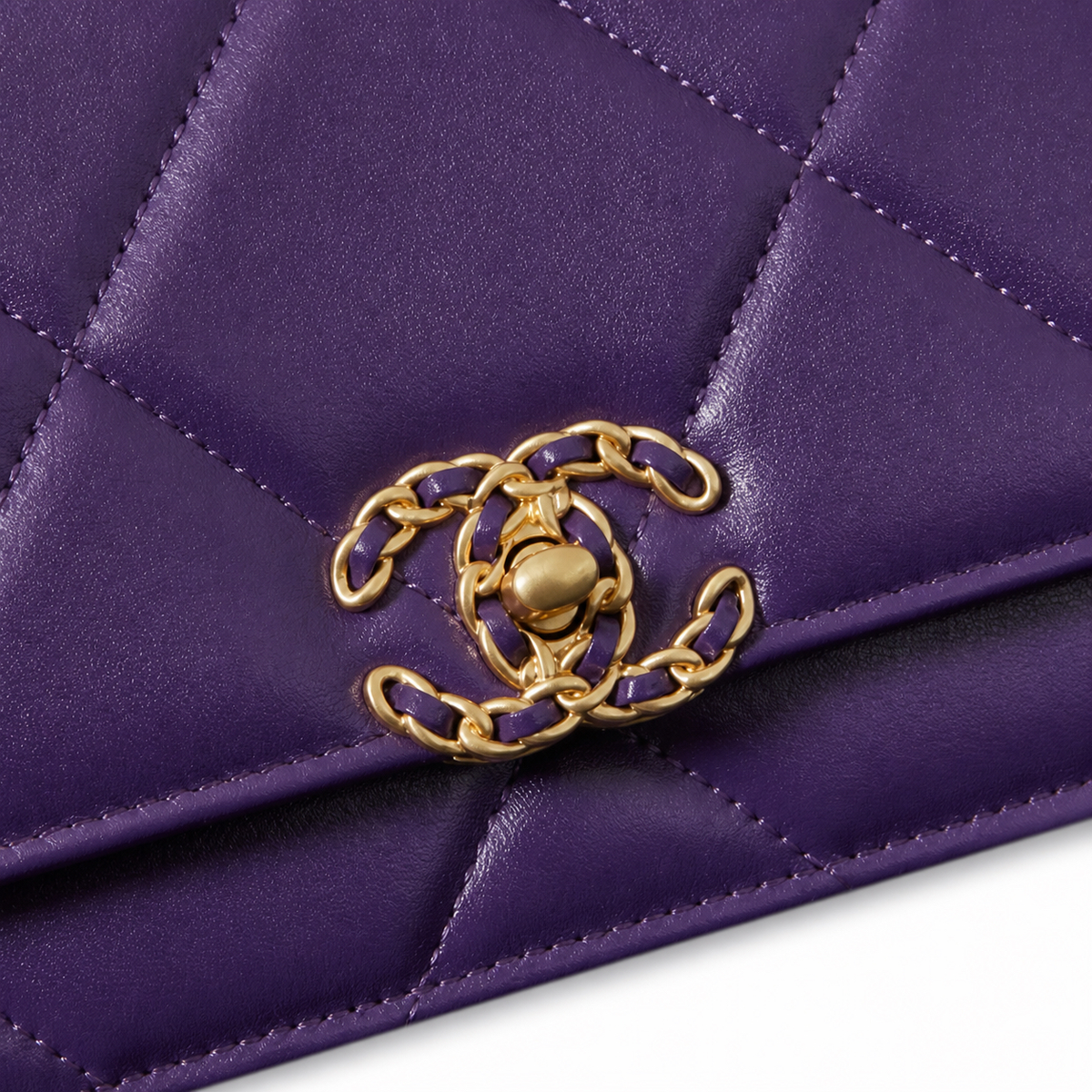 Chanel Classic Quilted Slim Flap Bag | CC Turn-Lock Leather Chain Strap — 12x19.5cm